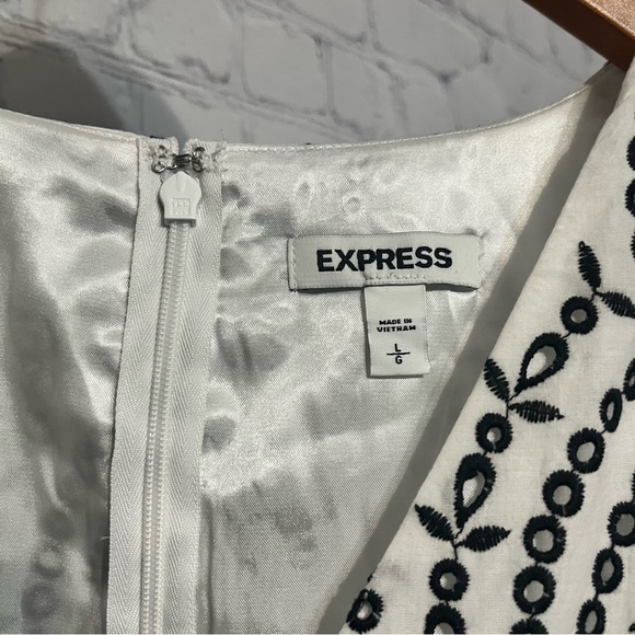 Express Embroidered Lace Tiered Dress Size Large - Picture 7 of 9